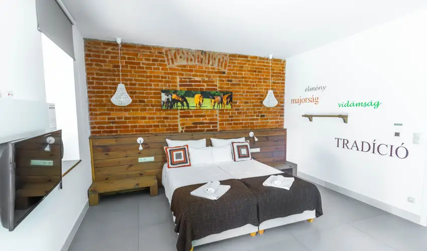 Vadkert Major S�rv�r - Augusztus 20.