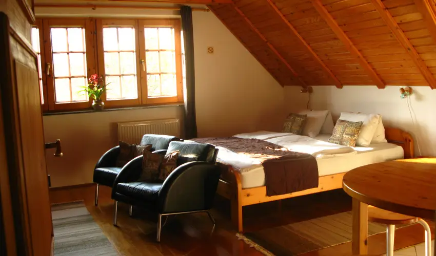Vadr�zsa Vend�gh�z Szentendre - Augusztus 20. (min. 2 �j)