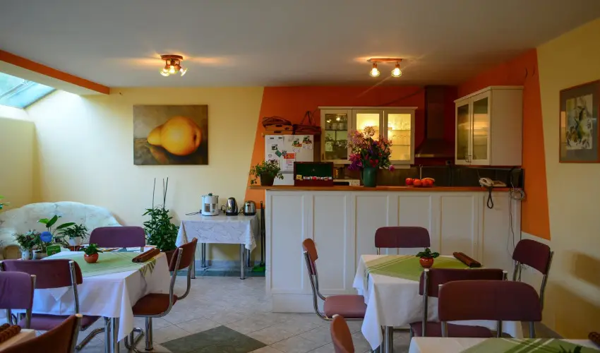 Vadr�zsa Vend�gh�z Szentendre - Augusztus 20. (min. 2 �j)