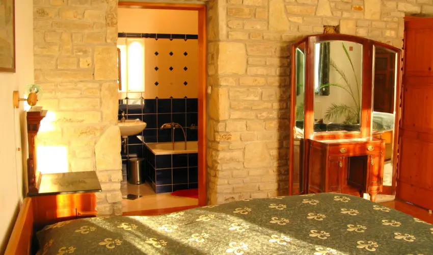 Vadr�zsa Vend�gh�z Szentendre - Augusztus 20. (min. 2 �j)