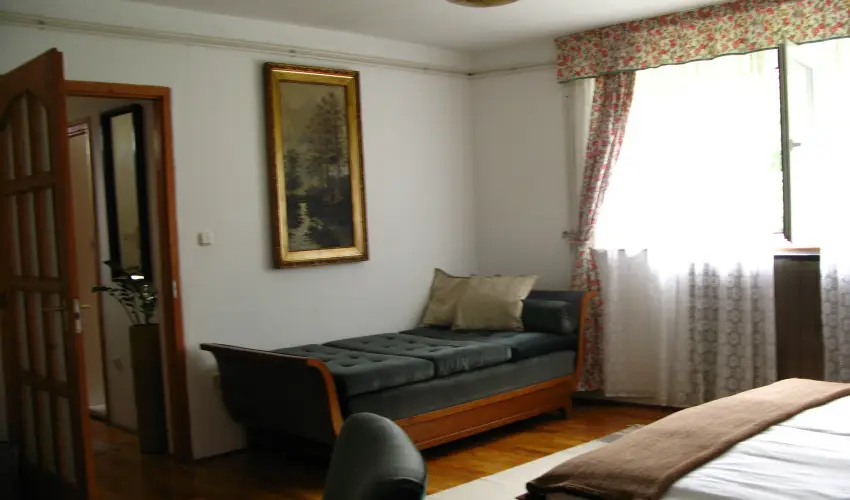 Vadr�zsa Vend�gh�z Szentendre - Augusztus 20. (min. 2 �j)