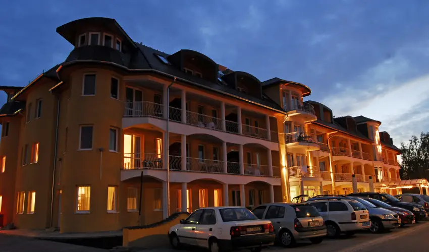 Venus Hotel Zalakaros - Augusztus 20. (min. 3 �j)