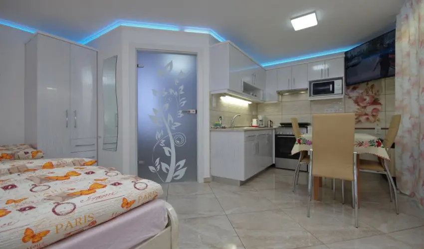 Veronika Apartman De Luxe Gyula - Augusztus 20. (min. 2 �j)