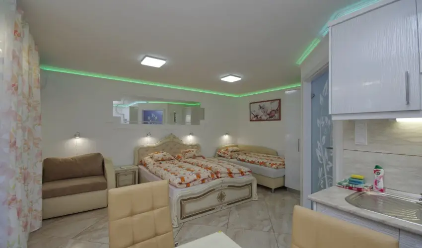 Veronika Apartman De Luxe Gyula - Augusztus 20. (min. 2 �j)