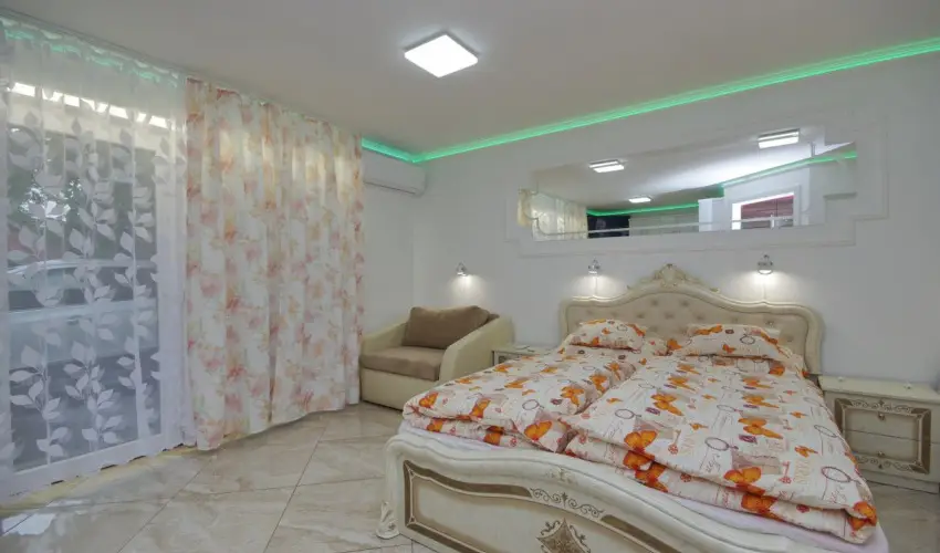 Veronika Apartman De Luxe Gyula - Augusztus 20. (min. 2 �j)