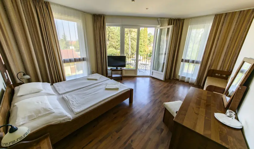 Viktor Bor- s Vendghz Balatonmriafrd - Augusztus 20.