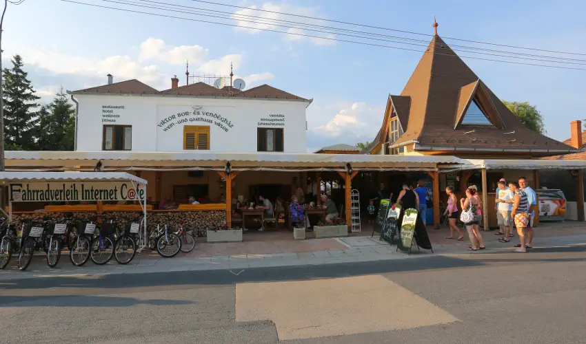 Viktor Bor- s Vendghz Balatonmriafrd - Augusztus 20.