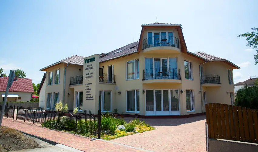 Viktor Bor- s Vendghz Balatonmriafrd - Augusztus 20.