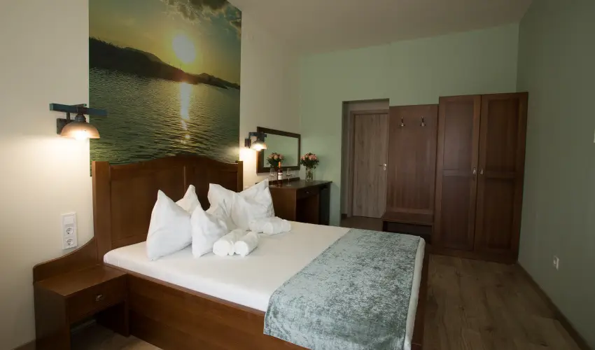 Viktor Bor- s Vendghz Balatonmriafrd - Augusztus 20.