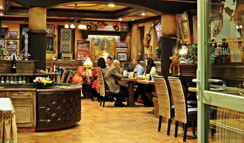 Hotel Villa Classica P�pa - Augusztus 20.