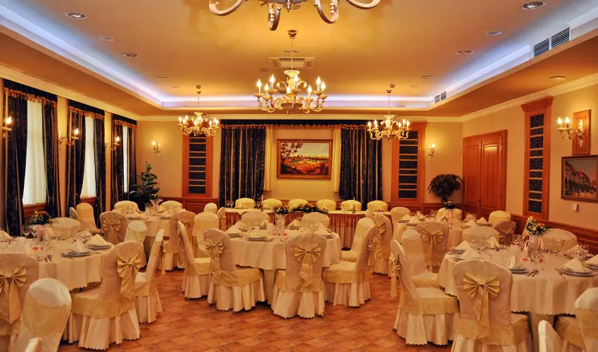 Hotel Villa Classica P�pa - Augusztus 20.