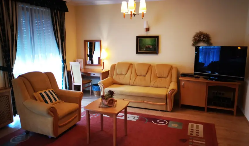 Hotel Villa Classica P�pa - Augusztus 20.