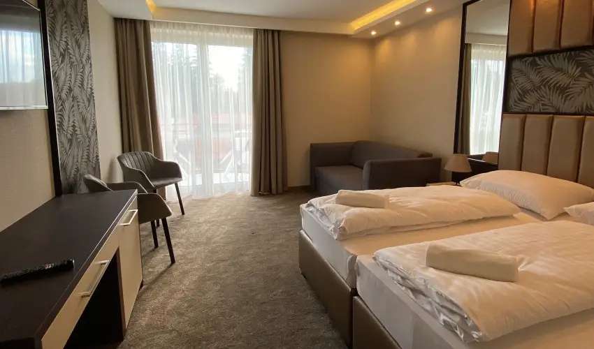 Hotel Villa Park Szilv�sv�rad - Augusztus 20.