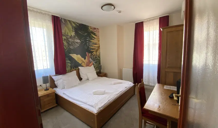 Hotel Villa Park Szilv�sv�rad - Augusztus 20.