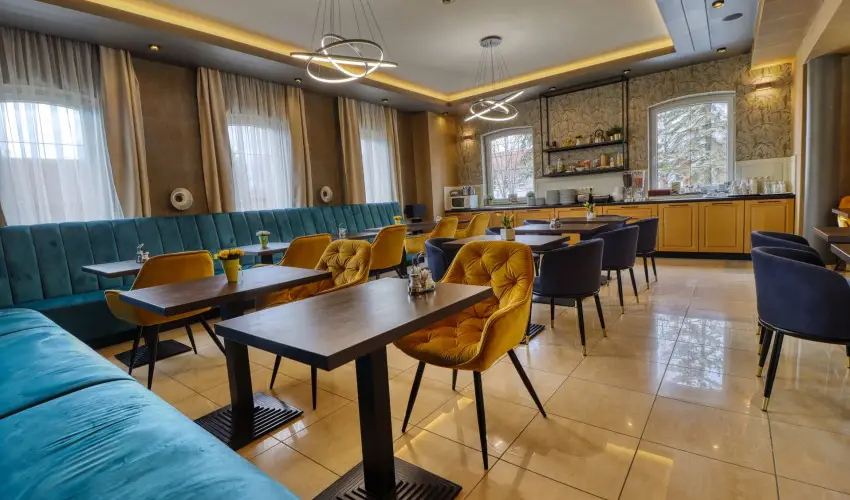 Hotel Villa Park Szilv�sv�rad - Augusztus 20.