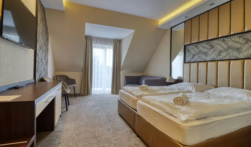 Hotel Villa Park Szilv�sv�rad - Augusztus 20.