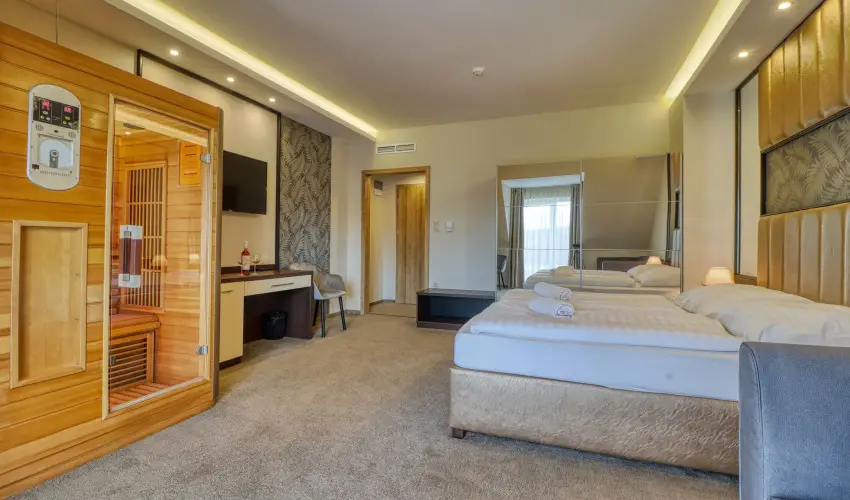 Hotel Villa Park Szilv�sv�rad - Augusztus 20.