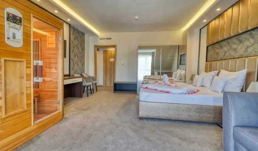 Hotel Villa Park Szilv�sv�rad - Augusztus 20.