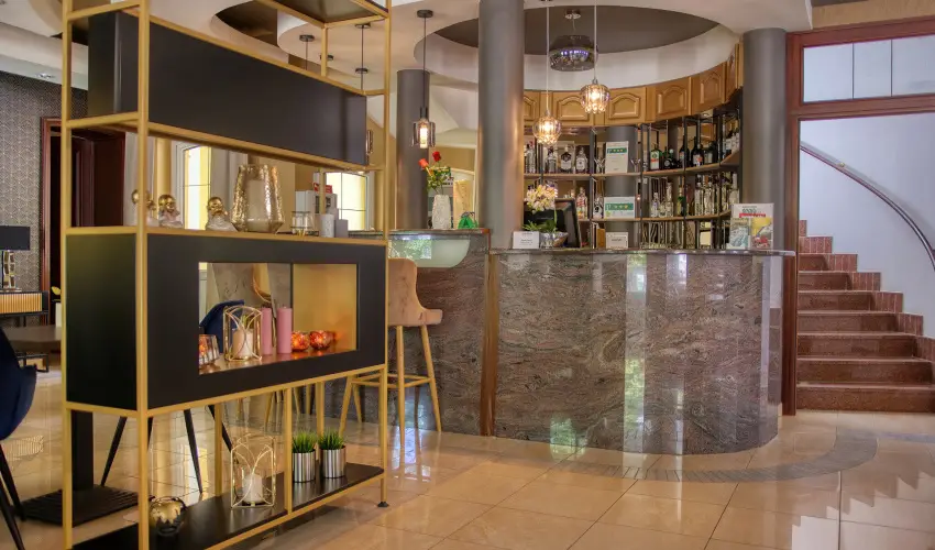 Hotel Villa Park Szilv�sv�rad - Augusztus 20.