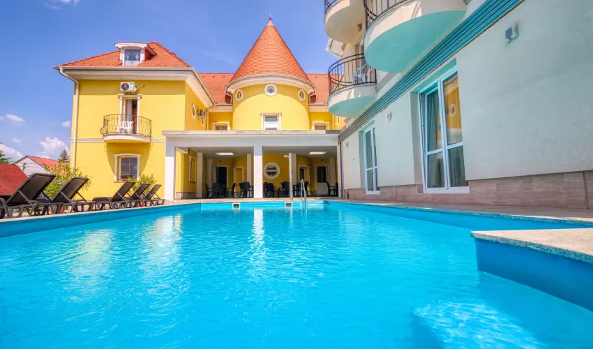 Hotel Villa Park Szilv�sv�rad - Augusztus 20.