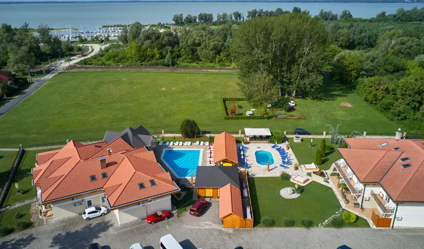 Villa Plattensee Vonyarcvashegy - Augusztus 20. (min. 2 �j)
