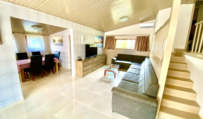 Villa 55 & Pool Sifok - Augusztus 20. (min. 5 j)