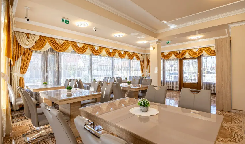 Vrs lom Apartman Panzi Tiszakcske Tiszakcske - Augusztus 20.