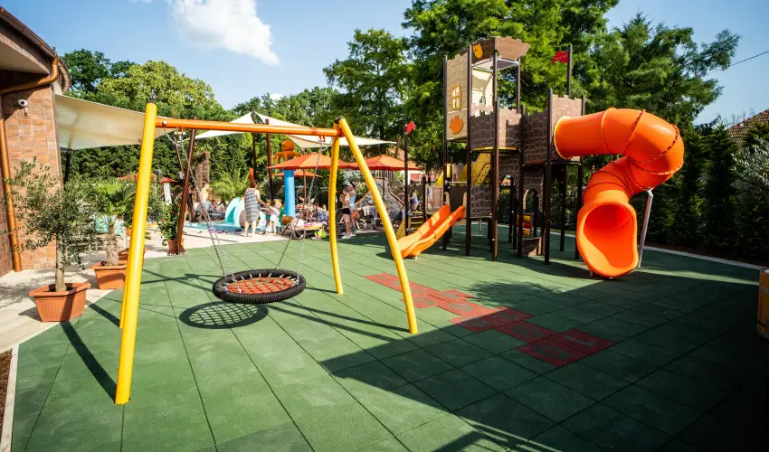 Wellness Hotel Gyula Gyula - Augusztus 20. (min. 5 j)