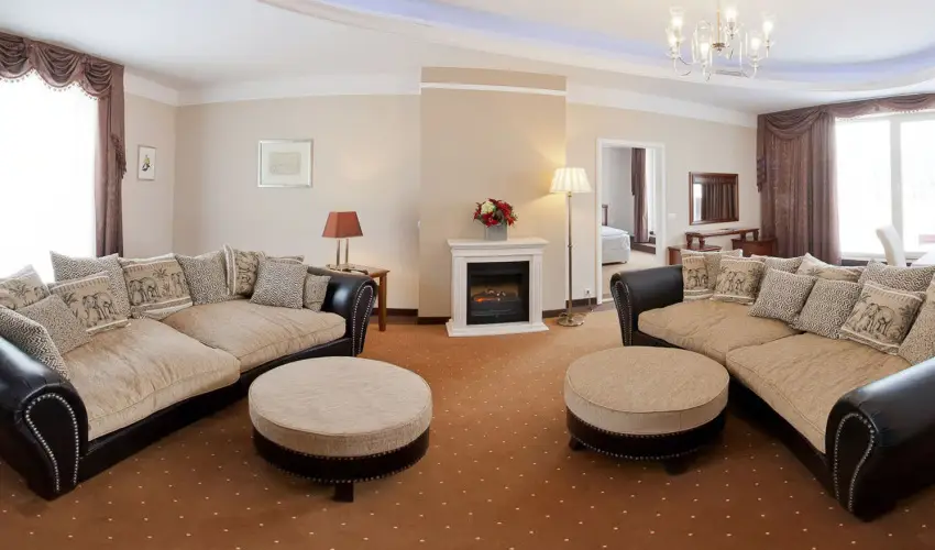 La Contessa Kastlyhotel Szilvsvrad - Augusztus 20. - teljes elrefizetssel