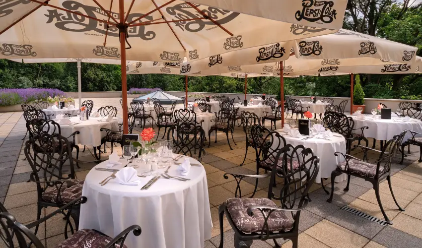 La Contessa Kastlyhotel Szilvsvrad - Augusztus 20. - teljes elrefizetssel