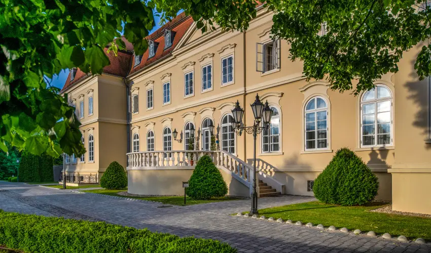 La Contessa Kastlyhotel Szilvsvrad - Augusztus 20. - teljes elrefizetssel