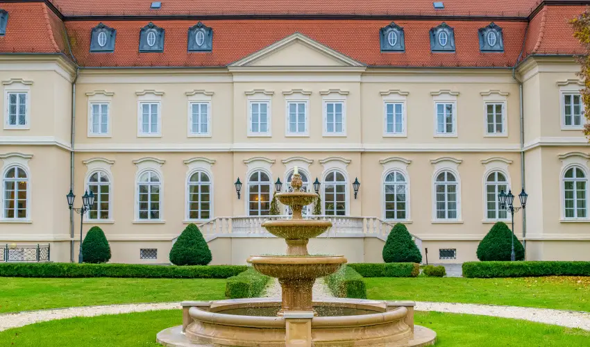 La Contessa Kastlyhotel Szilvsvrad - Augusztus 20. - teljes elrefizetssel