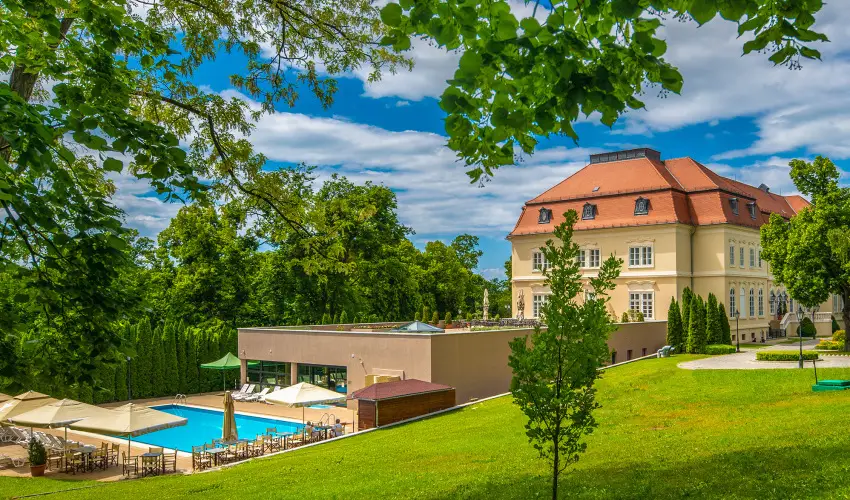 La Contessa Kastlyhotel Szilvsvrad - Augusztus 20. - teljes elrefizetssel