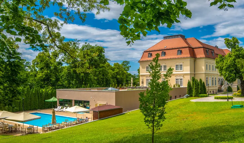 La Contessa Kastlyhotel Szilvsvrad - Augusztus 20. - teljes elrefizetssel