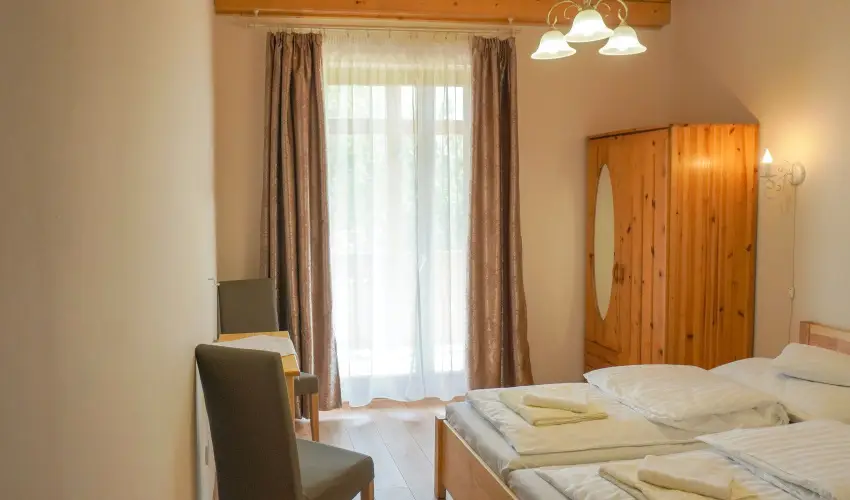 Zempl�ni T�nd�rkert Vend�gh�z F�z�rkoml�s - Augusztus 20. (min. 2 �j)