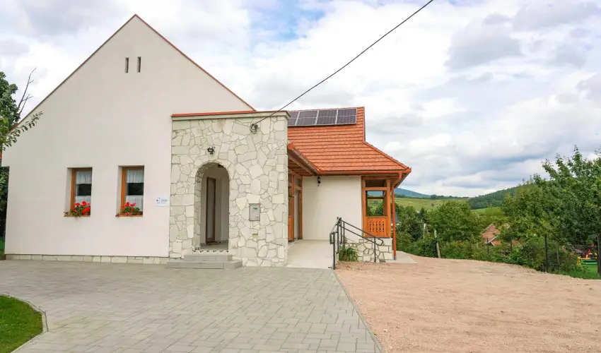 Zempl�ni T�nd�rkert Vend�gh�z F�z�rkoml�s - Augusztus 20. (min. 2 �j)