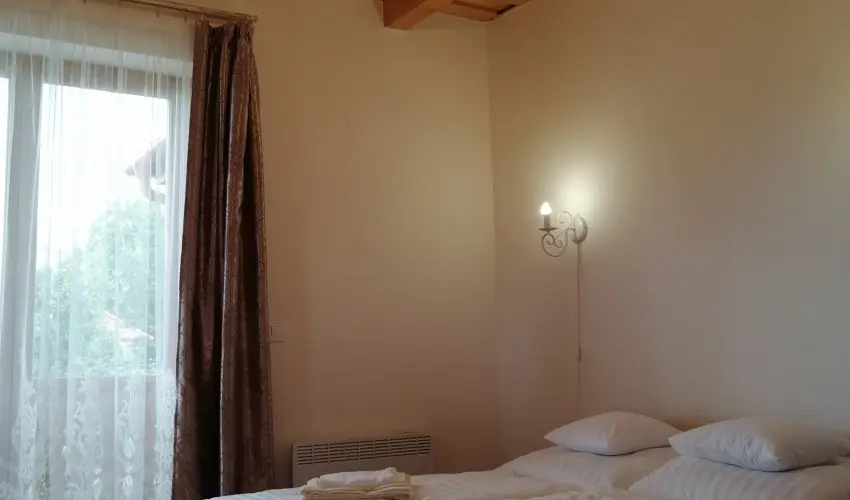 Zempl�ni T�nd�rkert Vend�gh�z F�z�rkoml�s - Augusztus 20. (min. 2 �j)