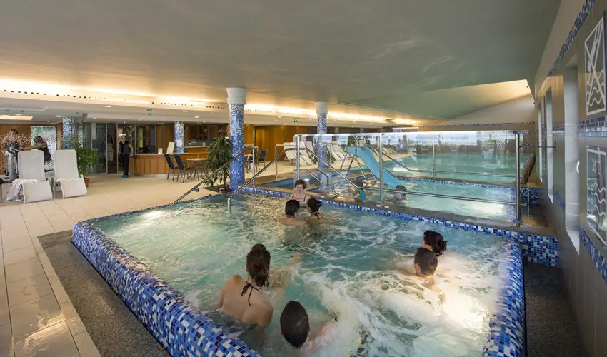 Zenit Hotel Balaton Vonyarcvashegy - Augusztus 20. (min. 2 j)