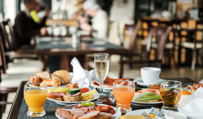 Zenit Hotel Balaton Vonyarcvashegy - Augusztus 20. (min. 2 j)