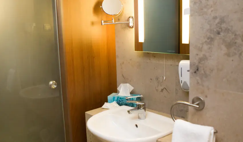 Zenit Hotel Balaton Vonyarcvashegy - Augusztus 20. (min. 2 j)