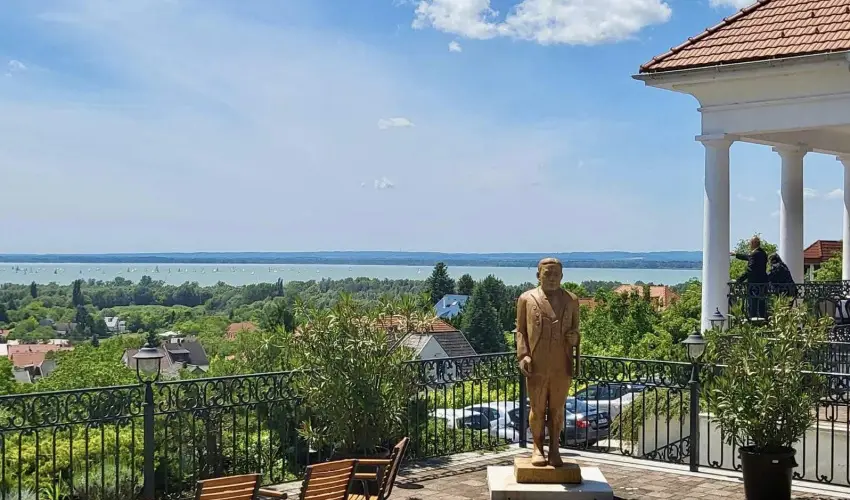 Zenit Hotel Balaton Vonyarcvashegy - Augusztus 20. (min. 2 j)