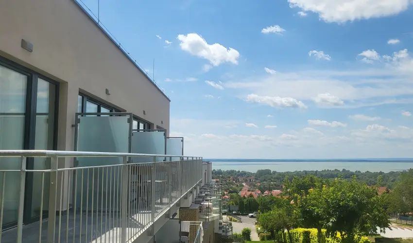 Zenit Hotel Balaton Vonyarcvashegy - Augusztus 20. (min. 2 j)