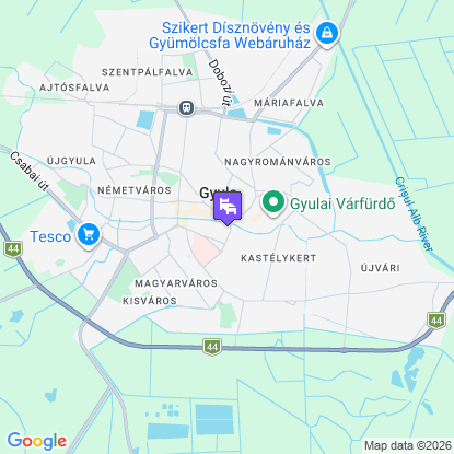 Pl�za Hotel Gyula a t�rk�pen